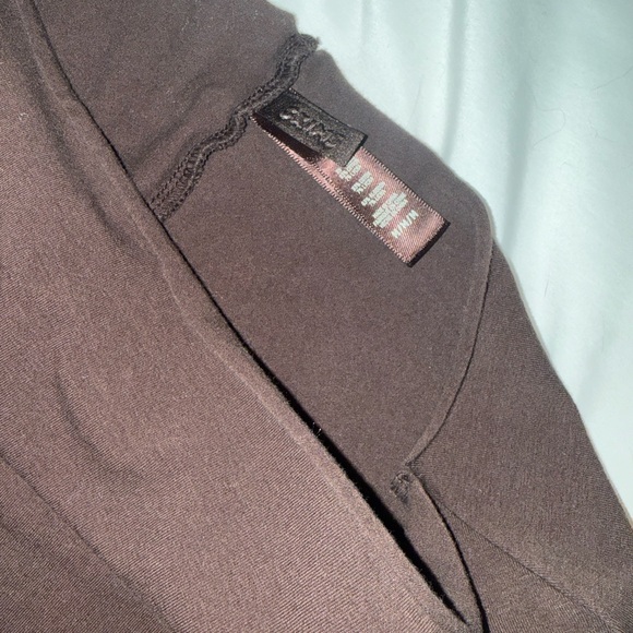 Skims Raw Edge Shorts | Espresso | Size Medium | Limited Edition - Picture 7 of 7